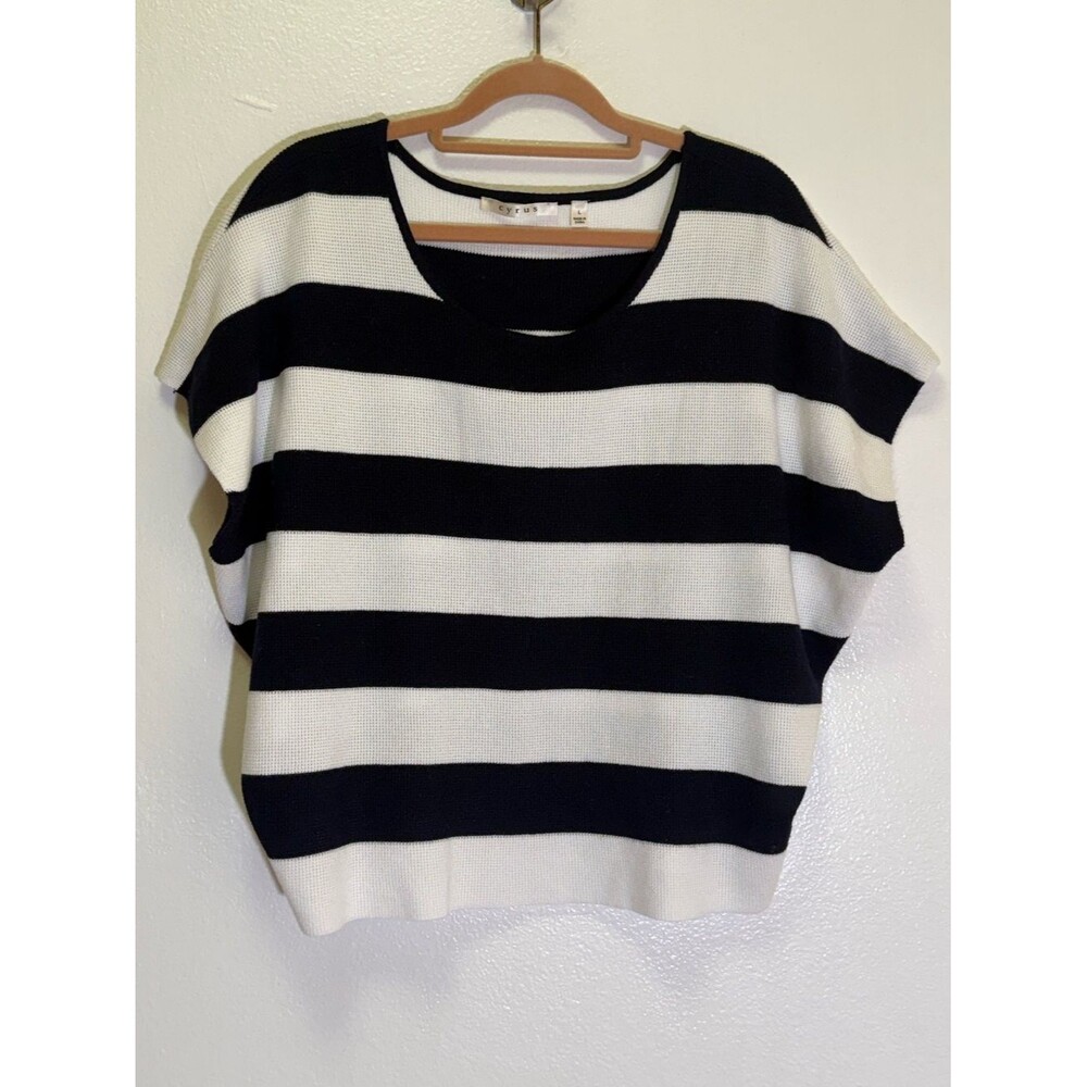 Cyrus - Striped Navy and White Boxy Knit Cropped Top - size L